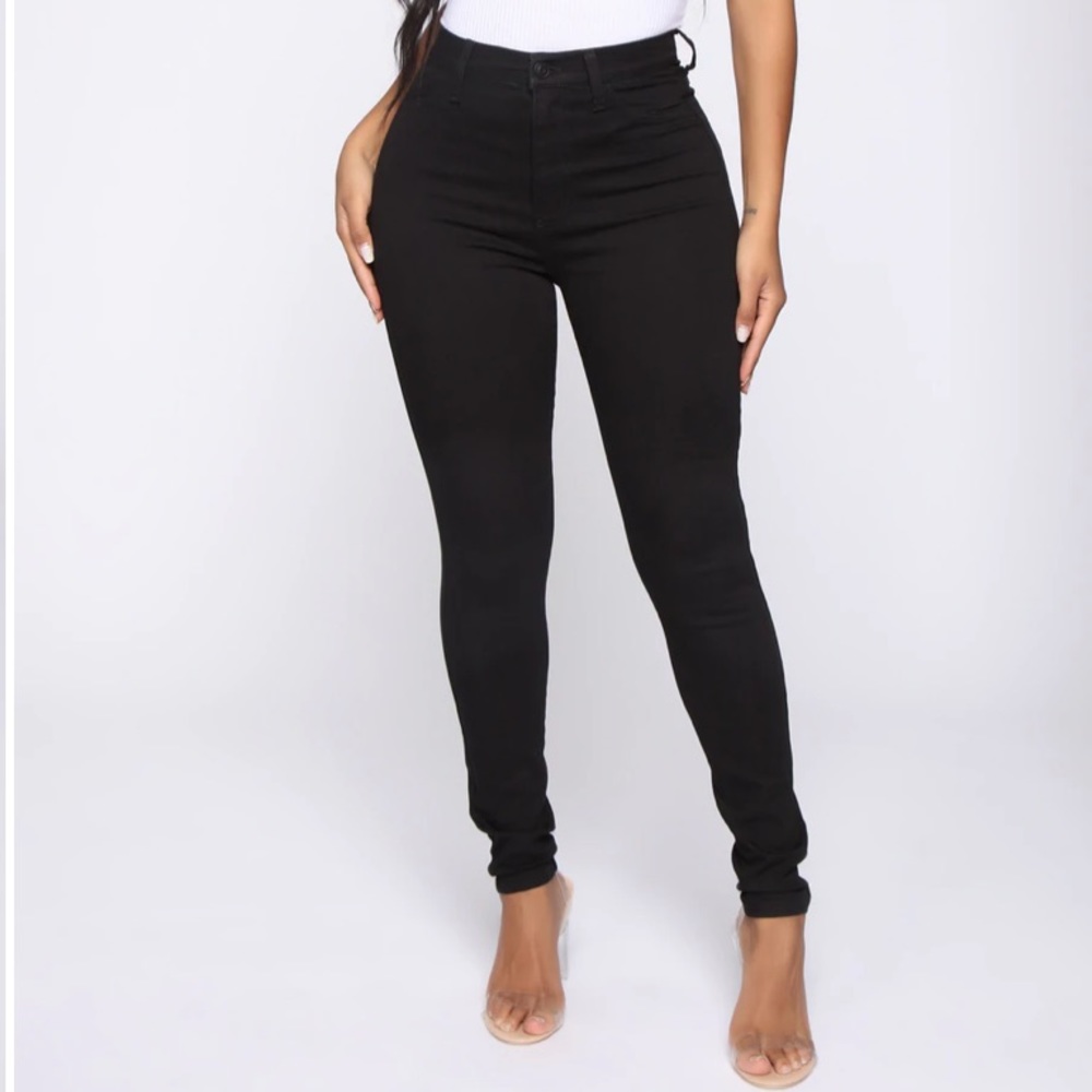 NWOT JW Signature Black High Waisted Skinny Jeans